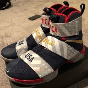 Nike LeBron Soldier 10